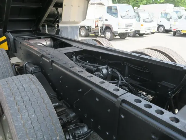 いすゞ ギガ 2PG-CYZ77C(6x4)の写真45