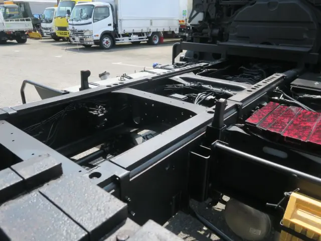 いすゞ ギガ 2PG-CYZ77C(6x4)の写真48