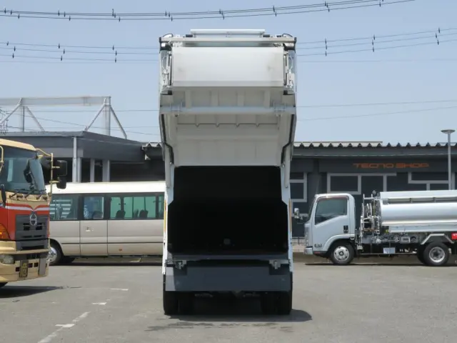 三菱 キャンター 2RG-FEAV0の写真10