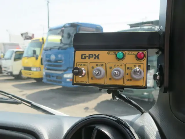 三菱 キャンター 2RG-FEAV0の写真15