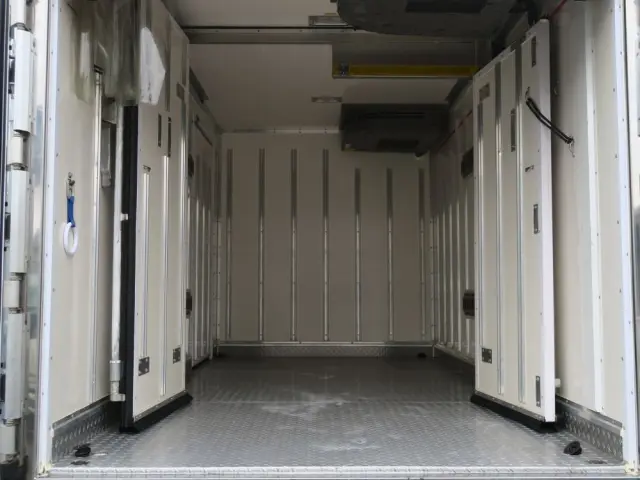 いすゞ エルフ TKG-NKS85AN(4WD)の写真9