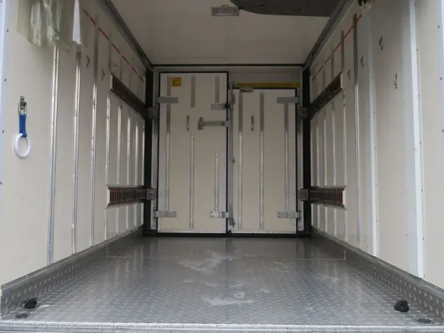 いすゞ エルフ TKG-NKS85AN(4WD)の写真10