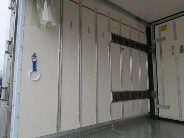 いすゞ エルフ TKG-NKS85AN(4WD)の写真11