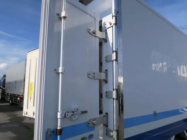 いすゞ エルフ TKG-NKS85AN(4WD)の写真15