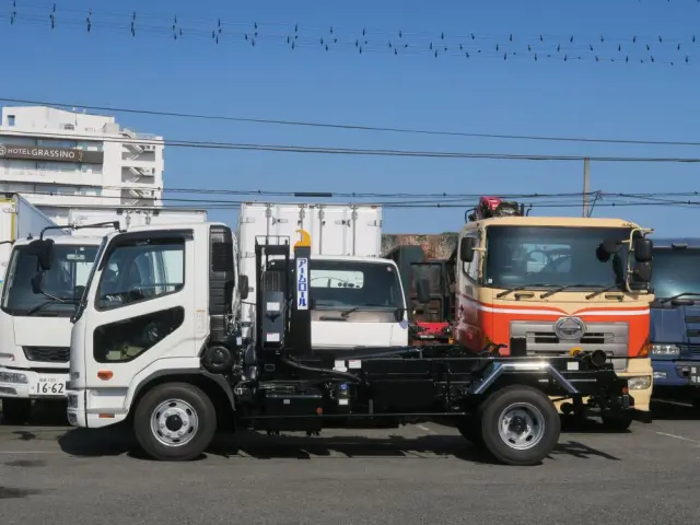 三菱 ファイター 2KG-FK72Fの写真5