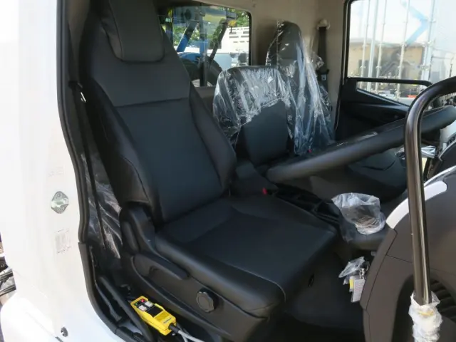 三菱 ファイター 2KG-FK72Fの写真13