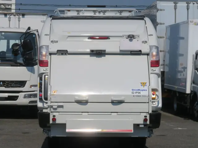 三菱 キャンター 2RG-FEAV0の写真5