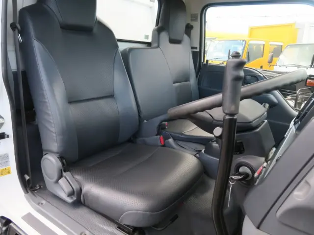 いすゞ エルフ TKG-NKS85AN(4WD)の写真30