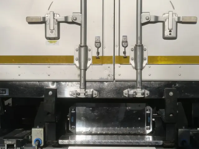 いすゞ フォワード 2RG-FSR90T2の写真21