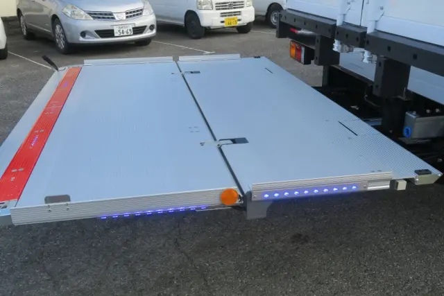 三菱 ファイター 2KG-FK65Fの写真15