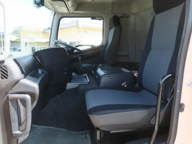 日野 プロフィア QKG-GN1APBAの写真19