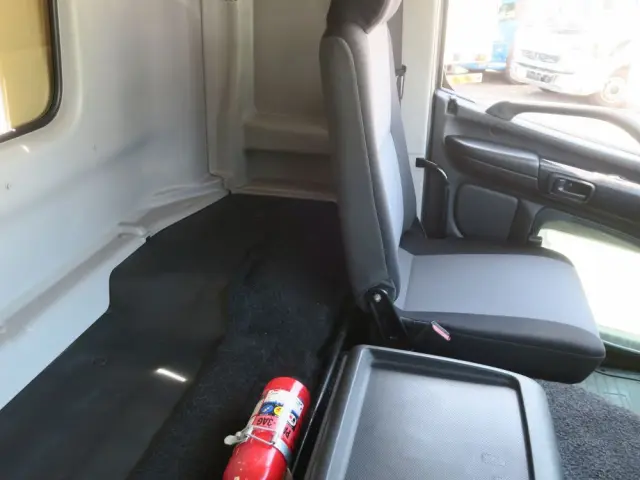 日野 プロフィア QKG-GN1APBAの写真21