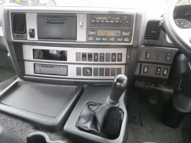 日野 プロフィア QKG-GN1APBAの写真24