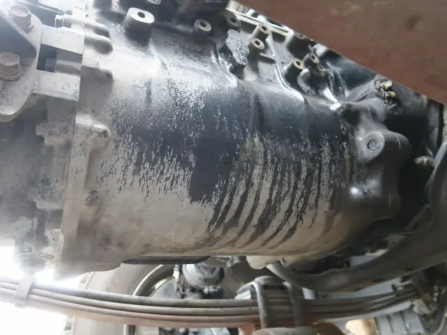 日野 プロフィア QKG-GN1APBAの写真31