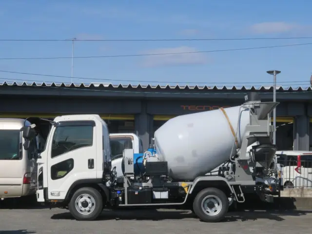 いすゞ フォワード 2PG-FRR90S4の写真5