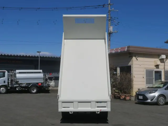 三菱 キャンター 2RG-FBA60の写真2