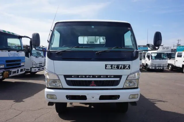 三菱 キャンター KK-FG83EE(4WD)の写真3