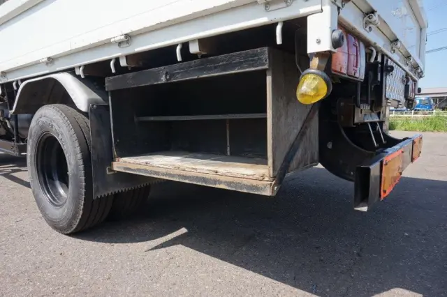 三菱 キャンター KK-FG83EE(4WD)の写真6