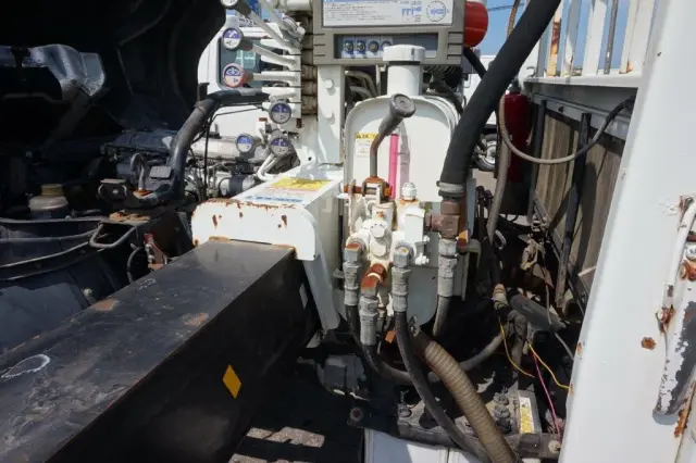 三菱 キャンター KK-FG83EE(4WD)の写真14