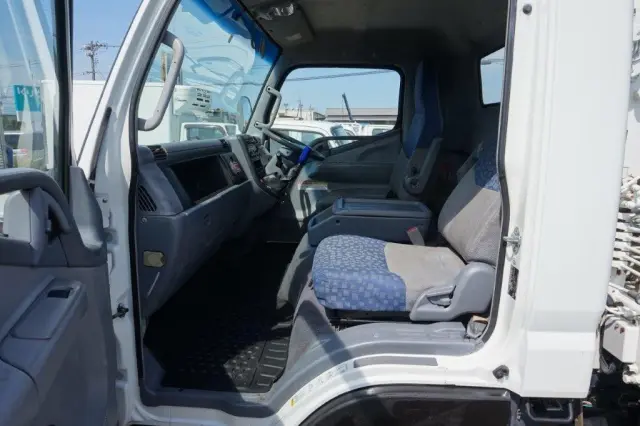 三菱 キャンター KK-FG83EE(4WD)の写真46