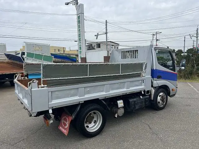 日野 デュトロ SKG-XZU675T(4WD)の写真2