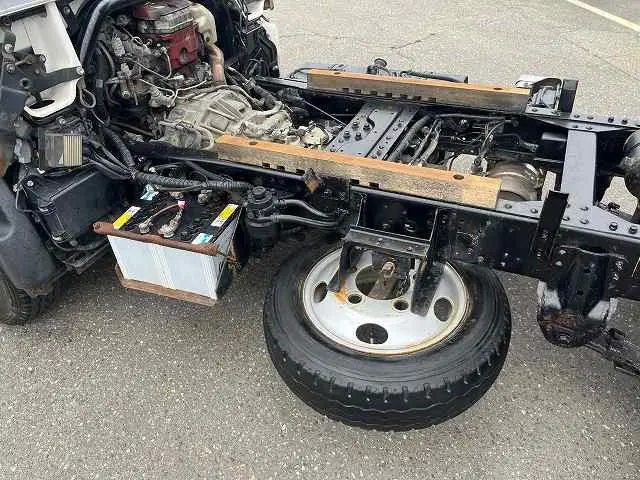 日野 デュトロ SKG-XZU675T(4WD)の写真9