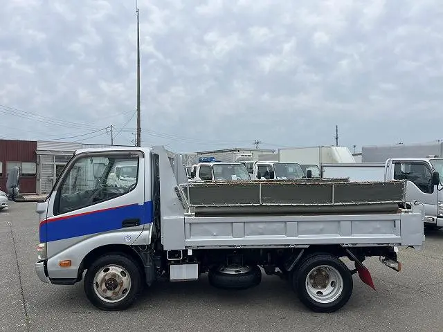 日野 デュトロ SKG-XZU675T(4WD)の写真28