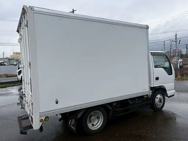 いすゞ エルフ BKG-NHS85AN(4WD)の写真3