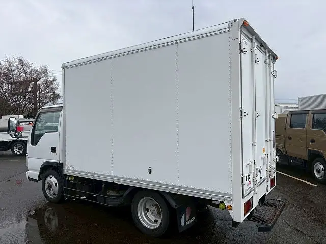 いすゞ エルフ BKG-NHS85AN(4WD)の写真4