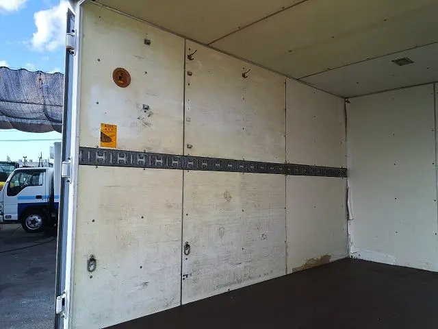 いすゞ エルフ BKG-NHS85AN(4WD)の写真9