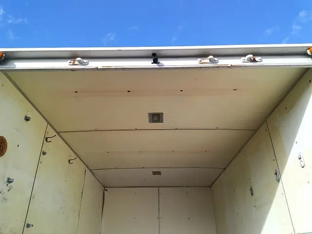 いすゞ エルフ BKG-NHS85AN(4WD)の写真12