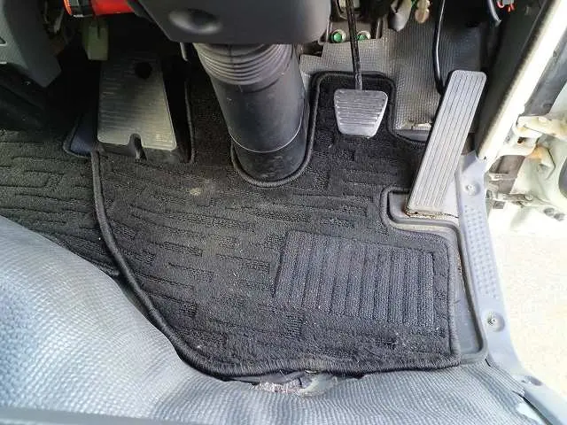 いすゞ エルフ BKG-NHS85AN(4WD)の写真44