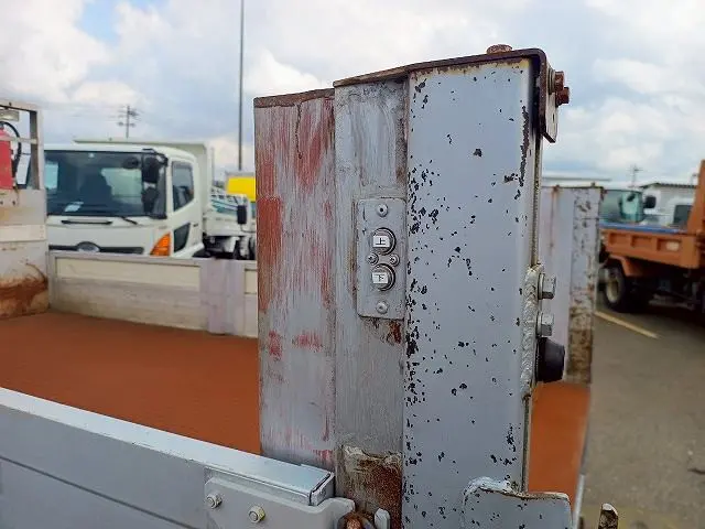 日野 デュトロ KK-XZU372M(4WD)の写真8