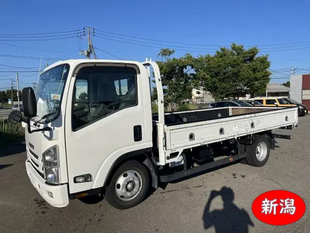 いすゞ エルフ TRG-NPR85AR(2WD)の写真1