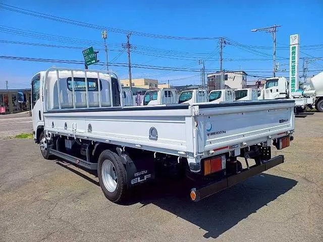 いすゞ エルフ TRG-NPR85AR(2WD)の写真4