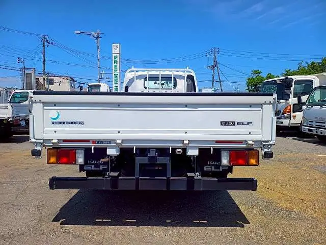 いすゞ エルフ TRG-NPR85AR(2WD)の写真5