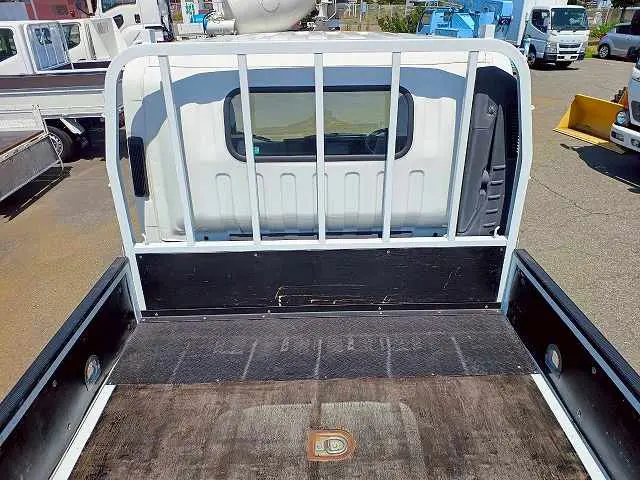 いすゞ エルフ TRG-NPR85AR(2WD)の写真7