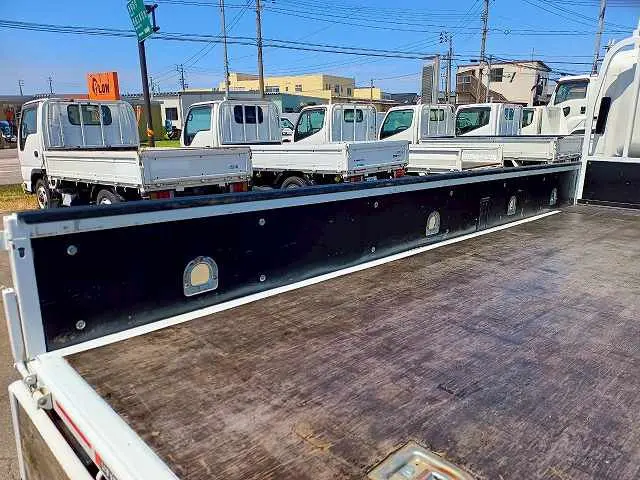 いすゞ エルフ TRG-NPR85AR(2WD)の写真11