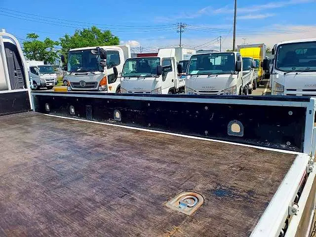 いすゞ エルフ TRG-NPR85AR(2WD)の写真12