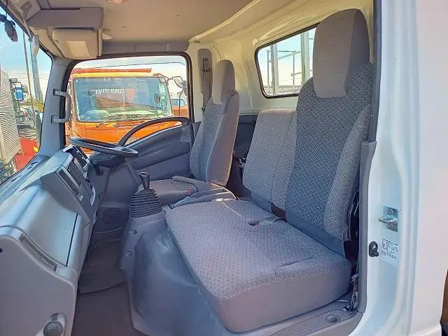 いすゞ エルフ TRG-NPR85AR(2WD)の写真47