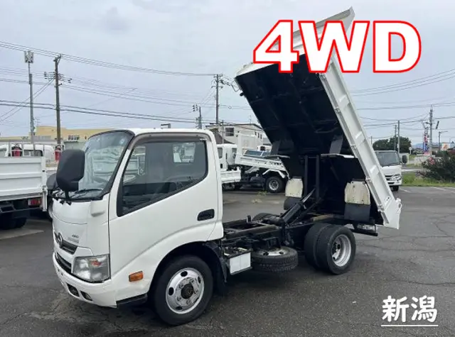 日野 デュトロ TKG-XZU675T(4WD)の写真1