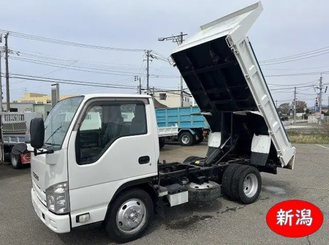いすゞ エルフ TKG-NJR85AD(2WD)の写真1