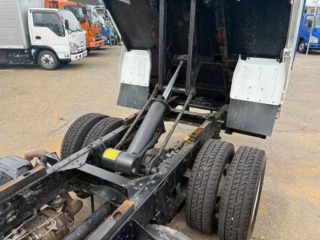 いすゞ エルフ TKG-NJR85AD(2WD)の写真12