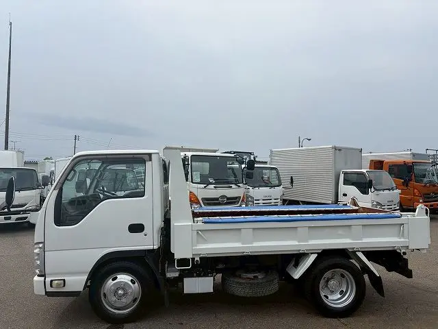 いすゞ エルフ TKG-NJR85AD(2WD)の写真45