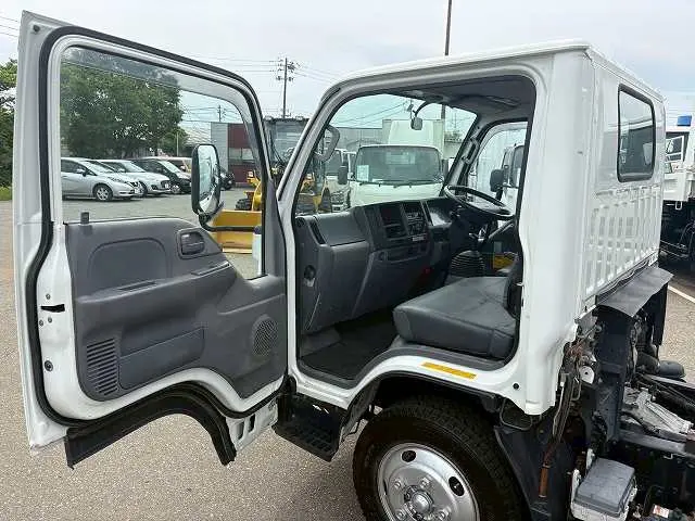 いすゞ エルフ TKG-NJR85AD(2WD)の写真49