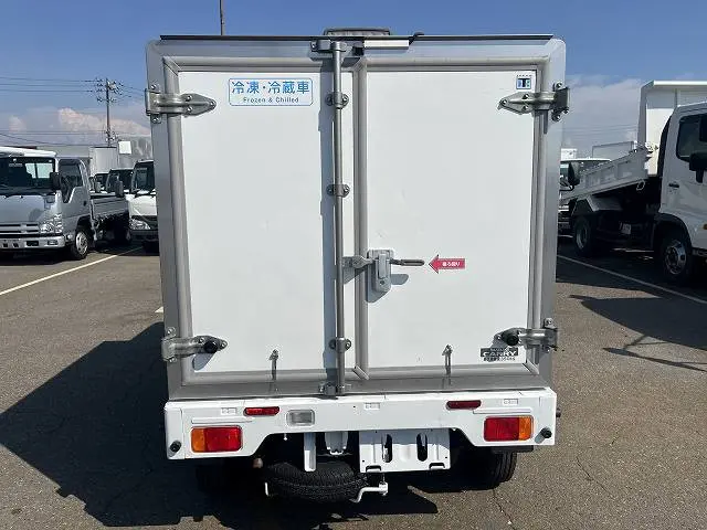 スズキ キャリイ EBD-DA16T(4WD)の写真15