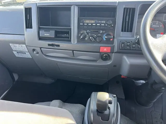 いすゞ エルフ TKG-NJS85A(4WD)の写真19