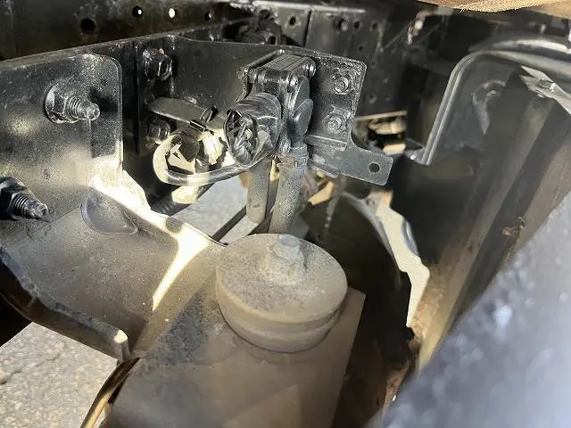 いすゞ エルフ TKG-NJS85A(4WD)の写真44