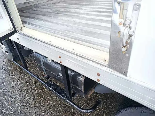 三菱 キャンター 2TG-FDA00(4WD)の写真4