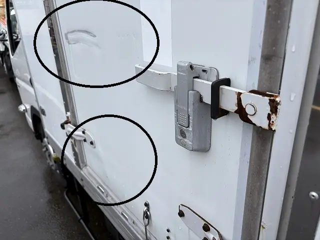 三菱 キャンター 2TG-FDA00(4WD)の写真6